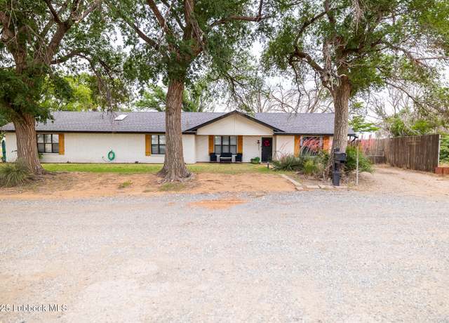 Property at 5905 119th St, Lubbock, TX 79424, 3 beds, 2 baths