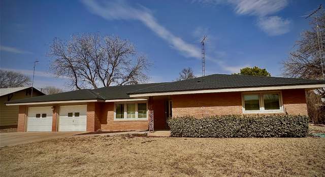Photo of 1106 8th St, Olton, TX 79064