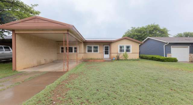 Photo of 930 S 17th St, Slaton, TX 79364