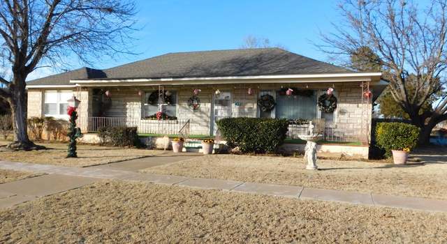 Photo of 402 W 9th St, Hale Center, TX 79041