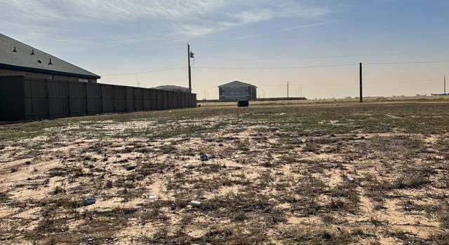 Photo of 815 13th St, Wolfforth, TX 79382