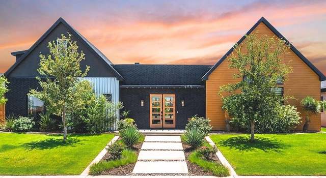 Photo of 609 N 12th St, Wolfforth, TX 79382