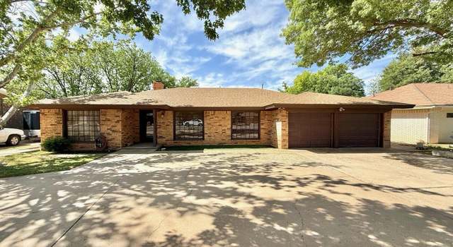 Photo of 226 Sandalwood Ln, Levelland, TX 79336