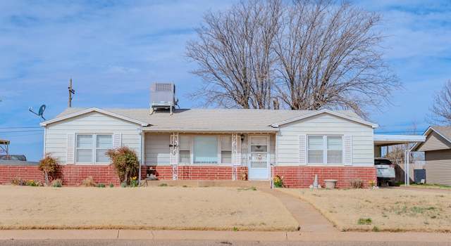 Photo of 510 1st St, Farwell, TX 79325