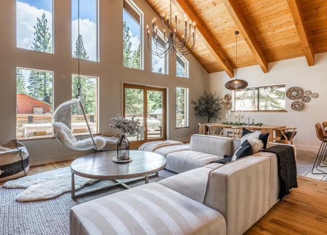 Property at 490 Hillside Dr, Mammoth Lakes, CA 93546, 4 beds, 4.5 baths