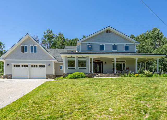 Property at 22 Juniper Dr, Crowley Lake, CA 93546, 4 beds, 3.5 baths