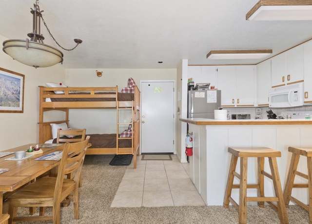 Property at 895 Canyon Blvd #31, Mammoth Lakes, CA 93546, 1 bed, 1 bath