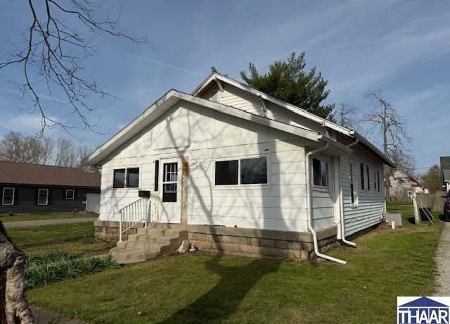 Property at 1402 S 5th St, Clinton, IN 47842, 2 beds, 1 bath