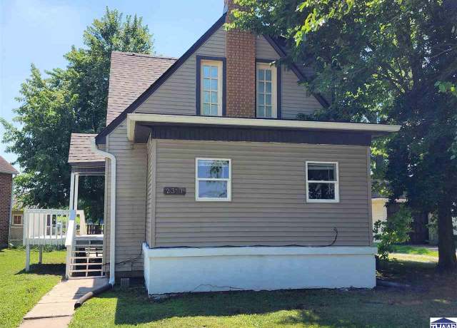 Property at 2351 Dahlen Ave, Terre Haute, IN 47805, 2 beds, 1.5 baths