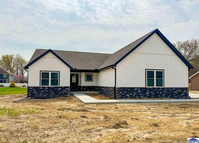 Property at 953 Danny Dr, Sullivan, IN 47882, 3 beds, 2 baths