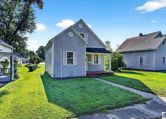 Property at 117 N 10th St, Clinton, IN 47842, 3 beds, 1.5 baths