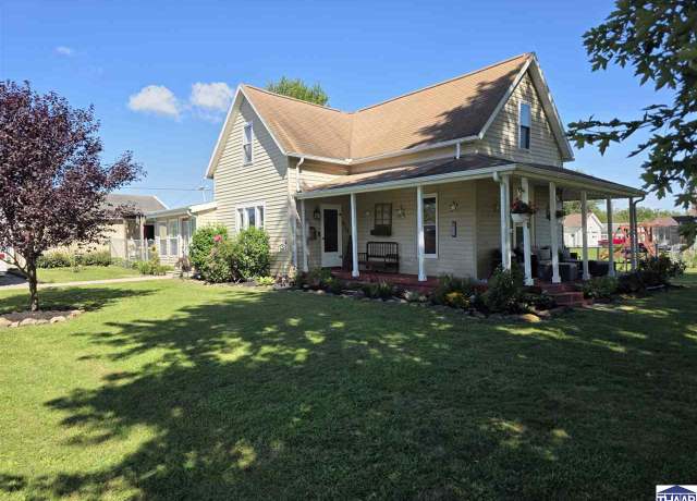 Property at 610 NE 10 St, Linton, IN 47441, 4 beds, 2 baths
