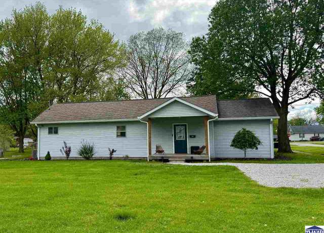 Property at 717 E Davis St St, Sullivan, IN 47882, 3 beds, 2 baths