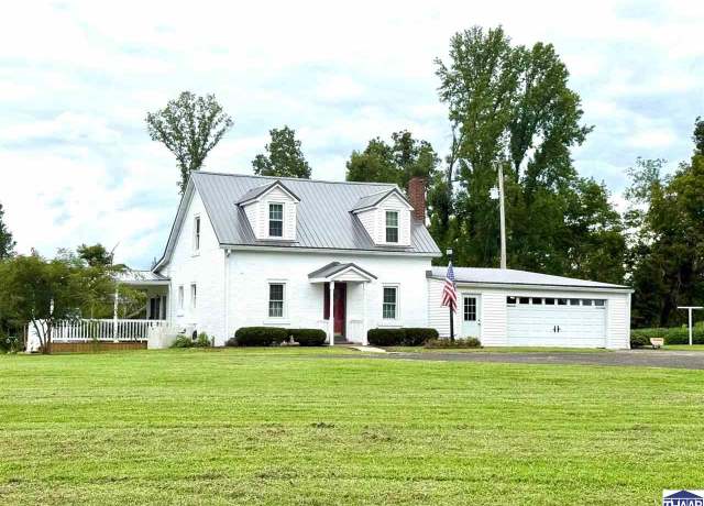 Property at 651 W Center Rd Rd, Sullivan, IN 47882, 3 beds, 2 baths