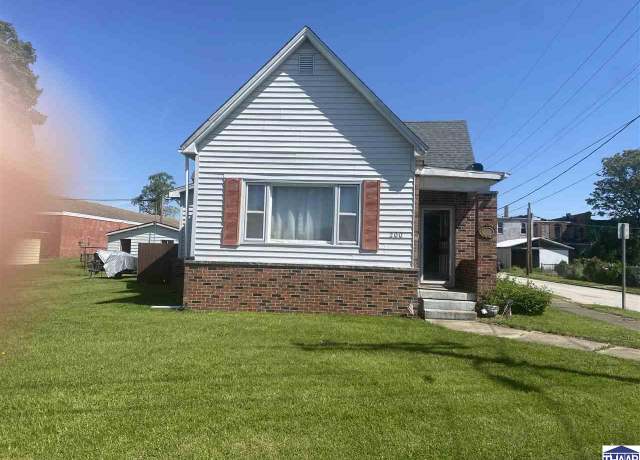Property at 200 W Johnson Ave, West Terre Haute, IN 47885, 3 beds, 1 bath