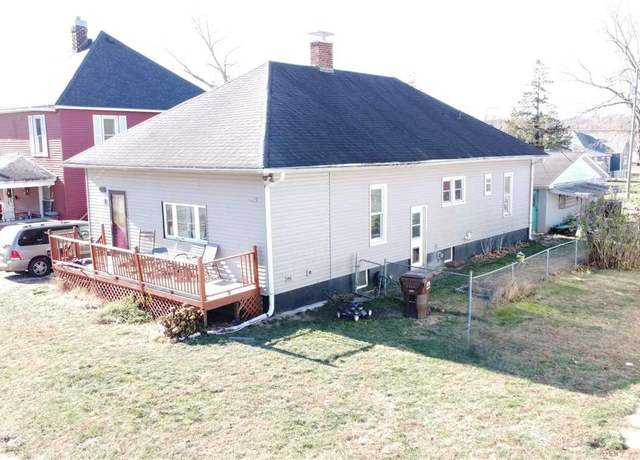 Property at 947 S Main St, Clinton, IN 47842, 3 beds, 1 bath