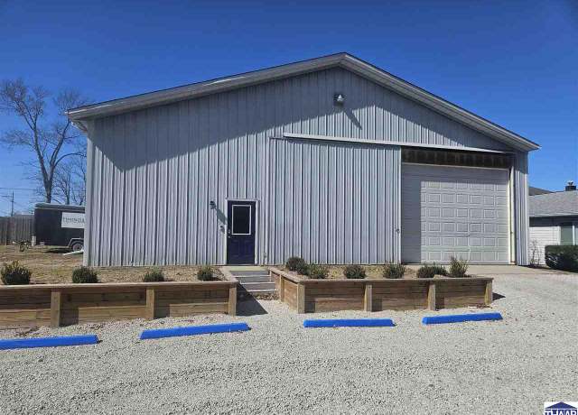 Property at 3950 Wabash Ave, Terre Haute, IN 47803, 2 beds, 2.5 baths