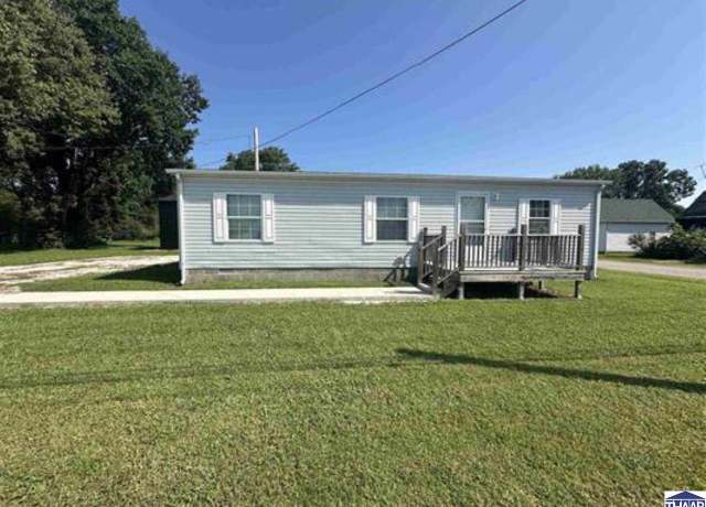 Property at 230 SE 6th St, Linton, IN 47441, 3 beds, 2 baths