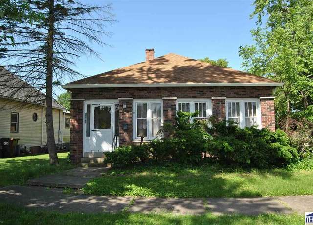 Property at 1403 S 3rd Street St, Clinton, IN 47842, 2 beds, 1 bath