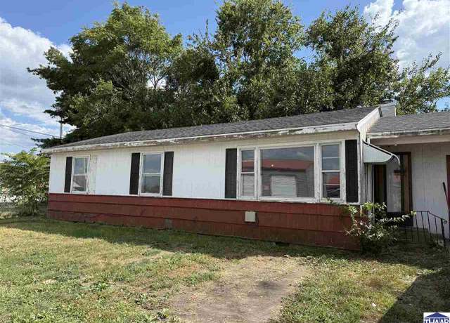 Property at 235 Linden St, Terre Haute, IN 47804, 3 beds, 1 bath