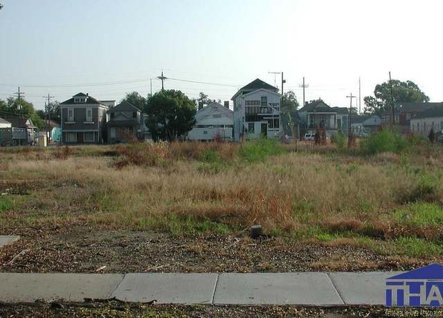 Property at 205 W Saline St, Carlisle, IN 47838
