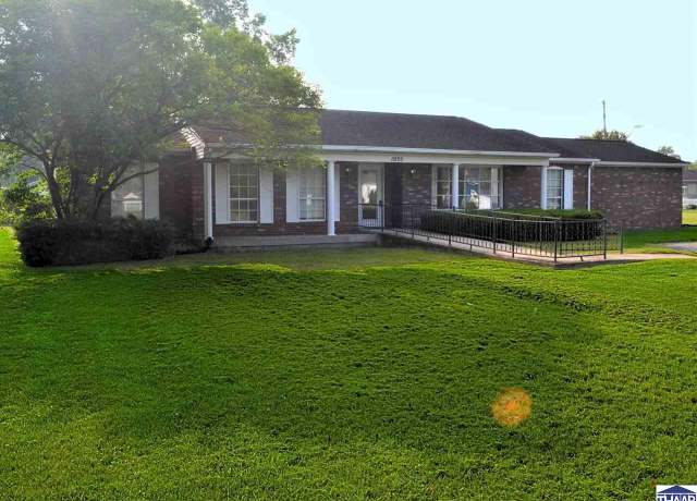Property at 1035 N 9th St, Clinton, IN 47842, 1.5 baths