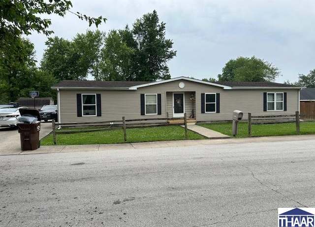 Property at 705 E Illinois St, Brazil, IN 47834, 4 beds, 2 baths