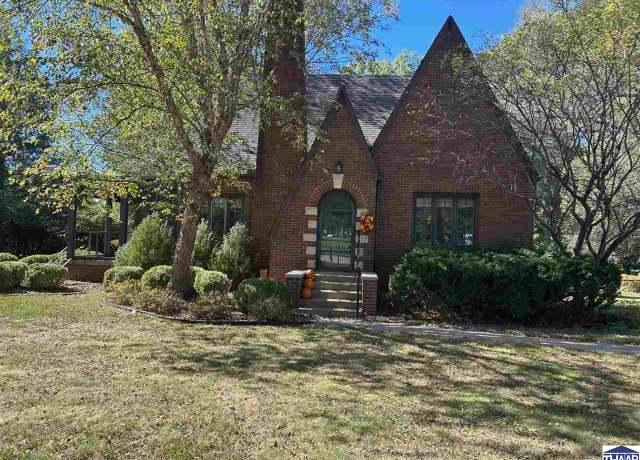 Property at 925 S Forest Ave Ave, Brazil, IN 47834, 3 beds, 2 baths