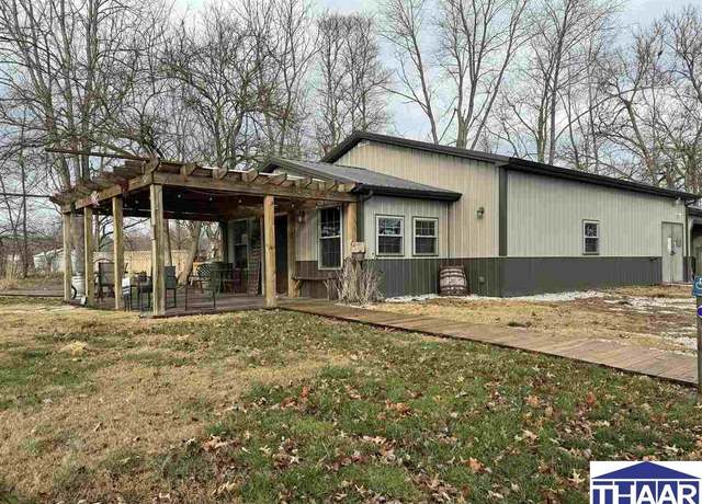 Property at 708 E Third St, Clinton, IN 47842, 0.5 baths