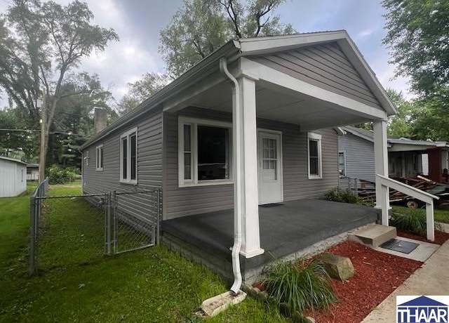 Property at 2807 S 13 1/2 St, Terre Haute, IN 47802, 2 beds, 1 bath