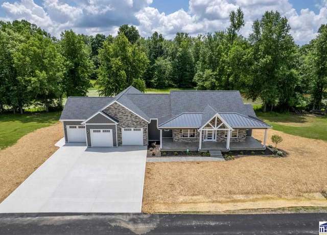 Property at 8041 Eastland Ct, Terre Haute, IN 47805, 3 beds, 2.5 baths