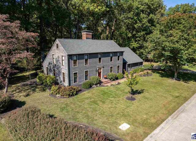 Property at 900 Ridge Rd, Terre Haute, IN 47803, 4 beds, 3.5 baths