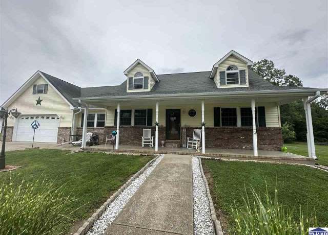 Property at 6 County Road 70 East, Bloomfield, IN 47424, 3 beds, 2.5 baths