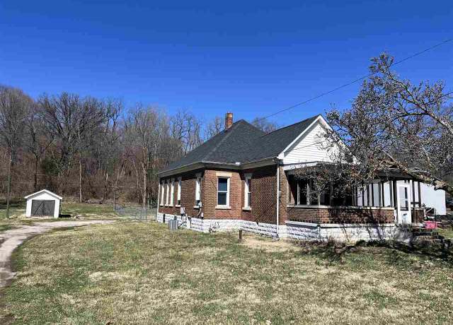 Property at 2905 Old Paris Rd, West Terre Haute, IN 47885, 2 beds, 1 bath