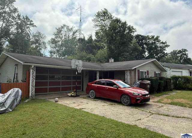 Property at 1307 Pinecrest Dr, Brazil, IN 47834, 3 beds, 1 bath