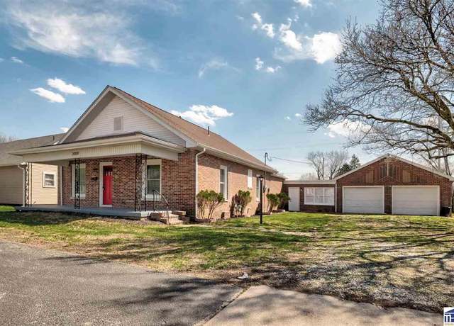 Property at 2009 Hulman St, Terre Haute, IN 47802, 3 beds, 1 bath