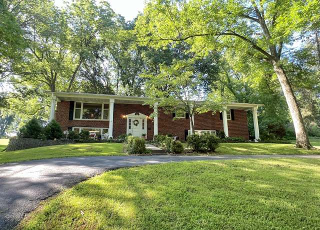 Property at 1600 Jefferson Dr, Boonville, MO 65233, 5 beds, 2.5 baths