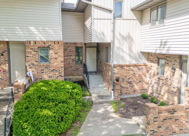 Property at 305 Foxfire Dr, Columbia, MO 65201, 3 beds, 3.5 baths
