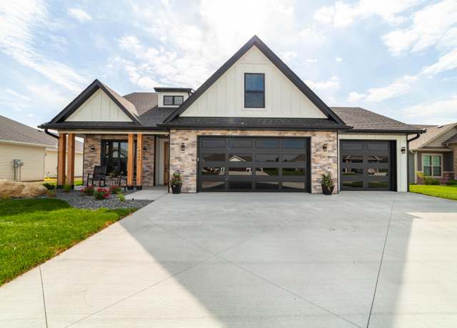 Property at 14640 Wellstead Dr, Hallsville, MO 65255, 5 beds, 3 baths