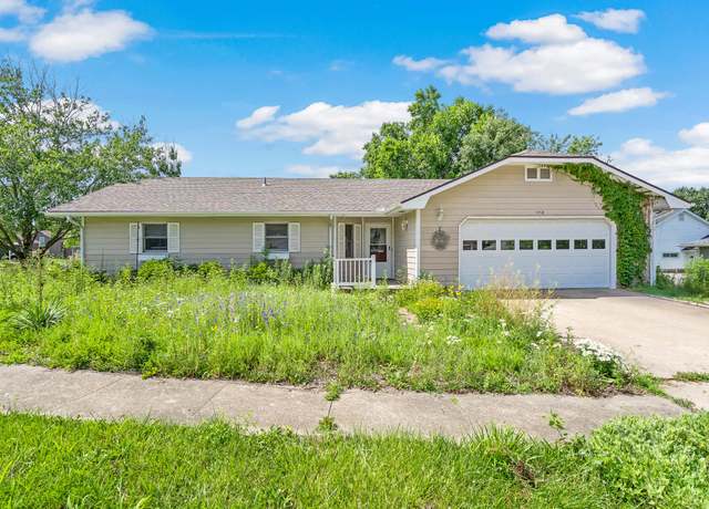 Property at 1418 N Azalea St, Columbia, MO 65201, 3 beds, 2 baths