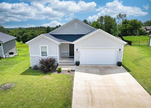 Property at 3108 Timber Run Dr, Columbia, MO 65203, 4 beds, 3 baths