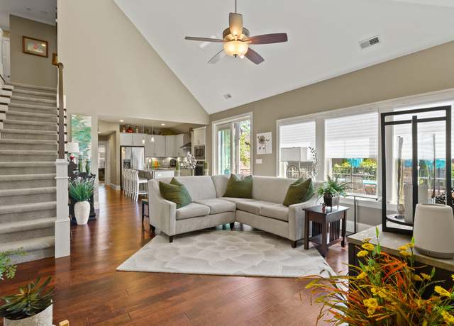Property at 1732 Linkside Dr, Columbia, MO 65201, 3 beds, 2.5 baths
