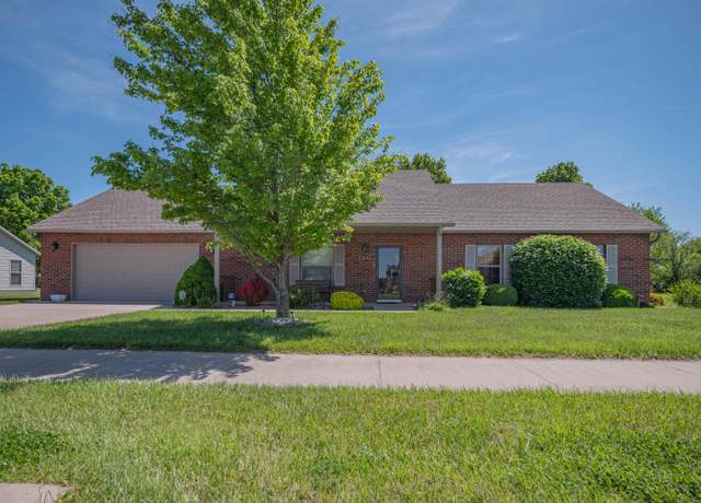 Property at 1914 Wabash Ave, Moberly, MO 65270, 3 beds, 2 baths