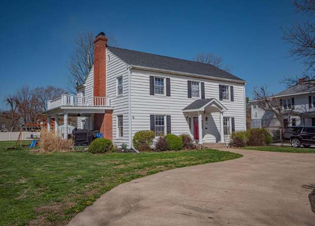 Property at 801 Jackson St, Macon, MO 63552, 4 beds, 3 baths