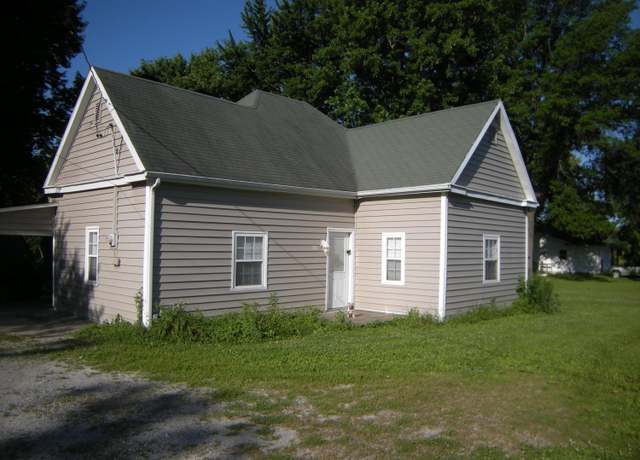 Property at 202 W Canada St, Sturgeon, MO 65284, 3 beds, 2 baths