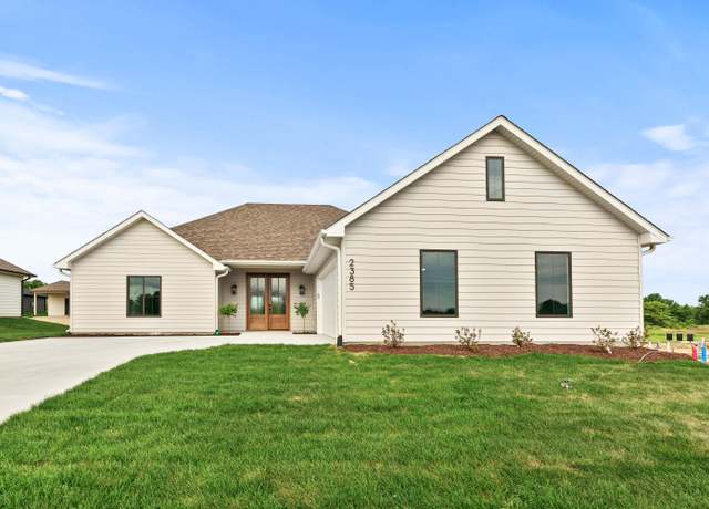 Property at 2385 N Traveller Dr, Columbia, MO 65202, 3 beds, 2 baths