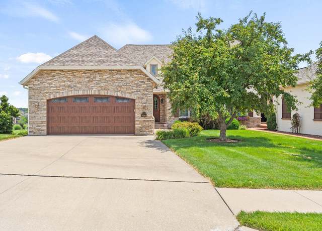 Property at 800 Sunstone Ln, Columbia, MO 65201, 4 beds, 3 baths