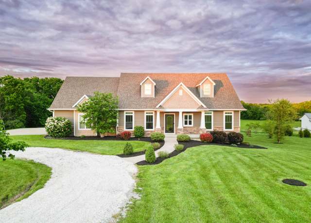 Property at 10957 E Bowling Ln, Columbia, MO 65201, 3 beds, 2.5 baths