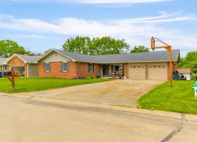 Property at 1803 Beacon St, Mexico, MO 65265, 5 beds, 3 baths