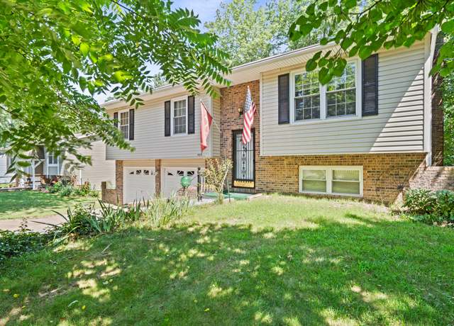 Property at 4519 W Country Hill Dr, Columbia, MO 65203, 3 beds, 2 baths